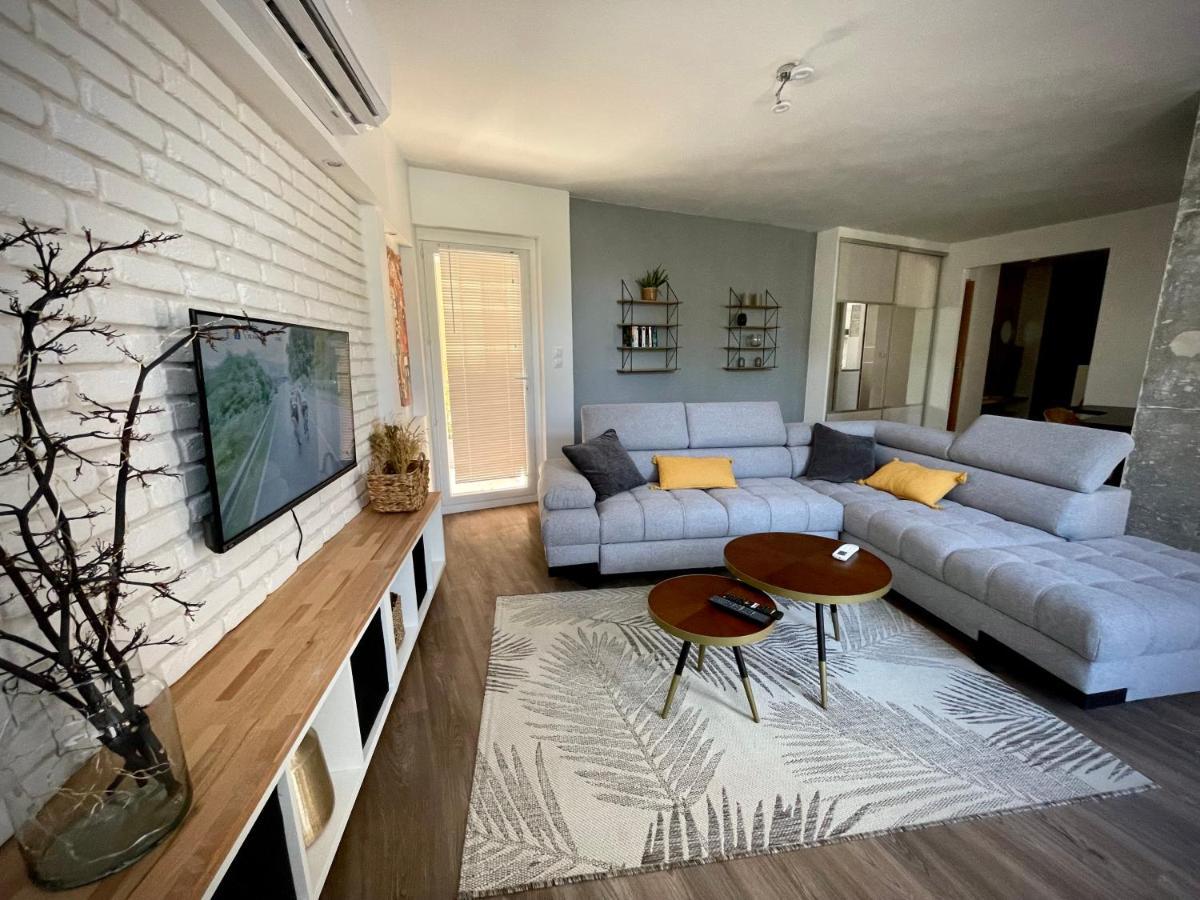 Tres Bel Appartement Central, Au Calme Avec Balneo Perpignan Exterior foto